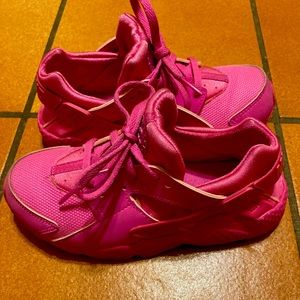 Nike Sneakers- Kids/Youth Size 1 (Huarache Run)